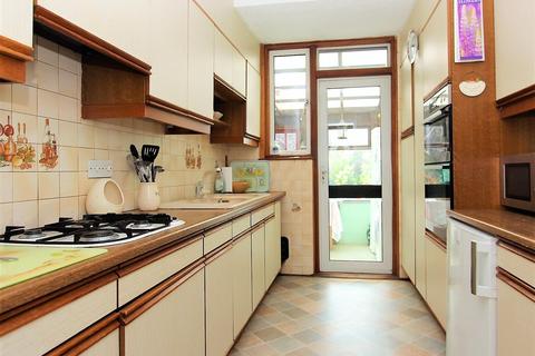 95 Ainslie Wood Road, London, E4 9BX