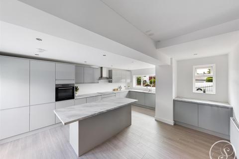 12 Broadway, Leeds, LS15 0LX