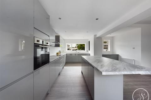 12 Broadway, Leeds, LS15 0LX