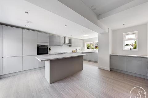 12 Broadway, Leeds, LS15 0LX
