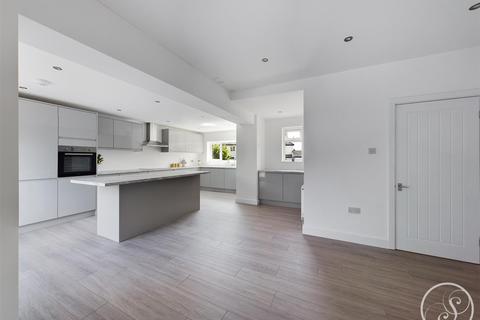 12 Broadway, Leeds, LS15 0LX