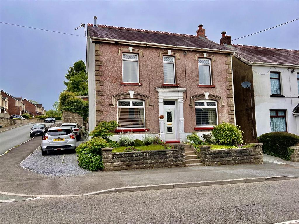 Blaenau Road, Llandybie, Ammanford 4 bed detached house £199,950