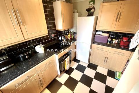 1 bedroom flat for sale - Courtlands Close, Watford