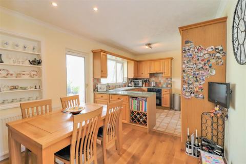56 Castle Road, Hadleigh, Ipswich, IP7 6JW