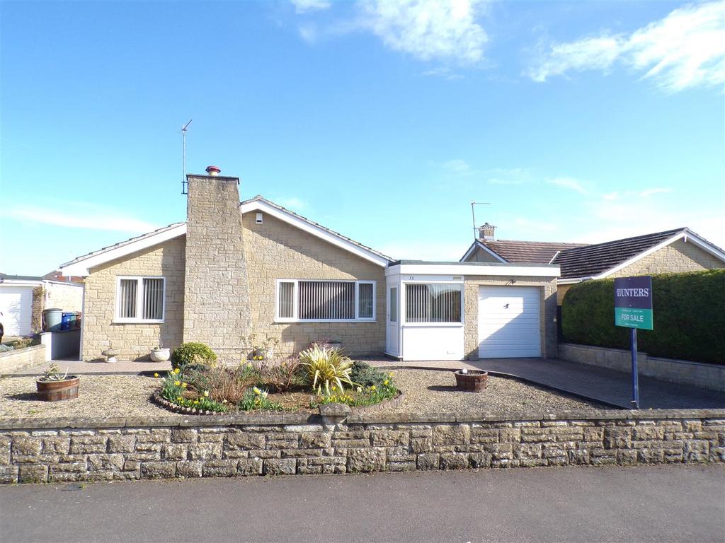 St Peters Crescent, Bicester 3 bed detached bungalow £465,000