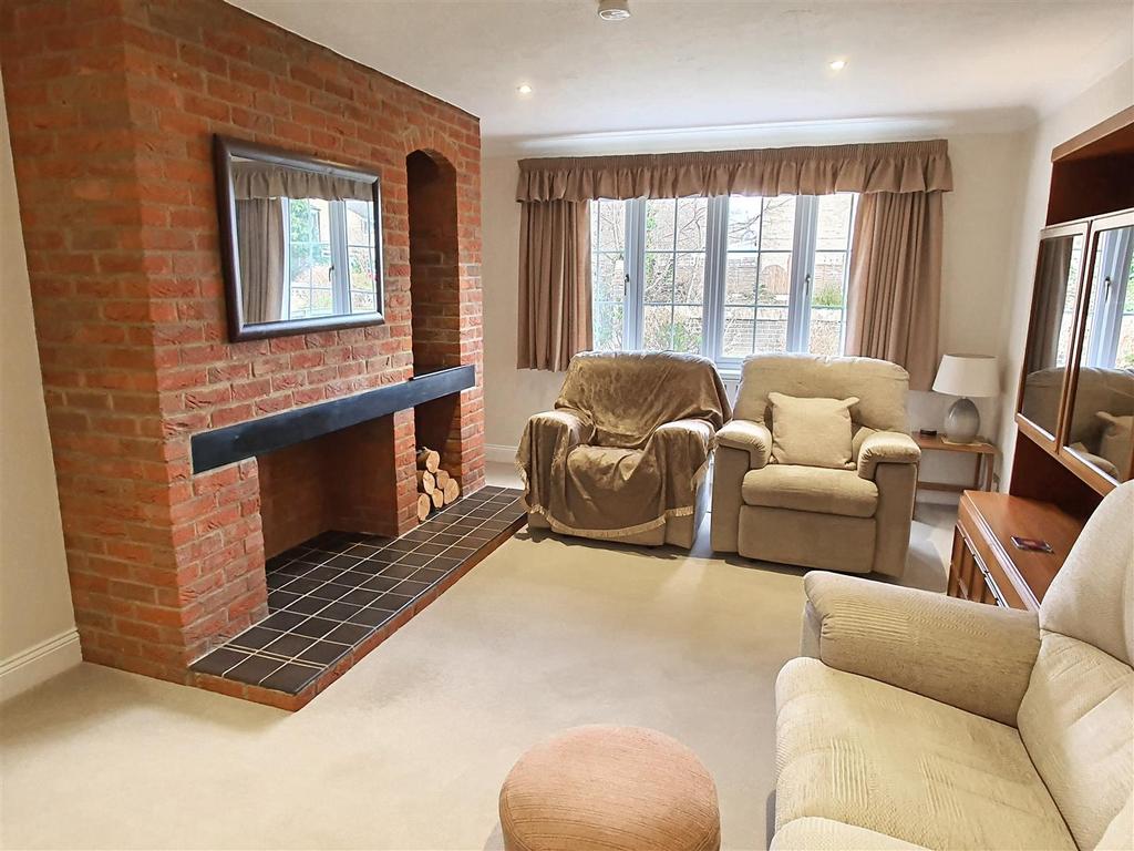 Anson Way, Bicester, Oxfordshire 3 bed detached bungalow £425,000
