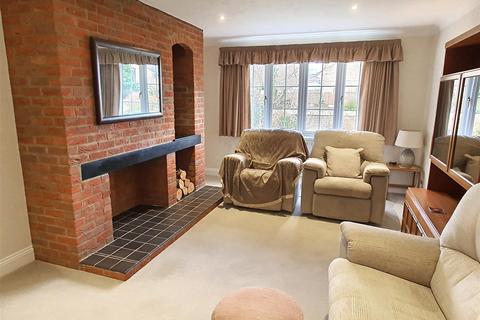 19 Anson Way, Bicester, OX26 4UH