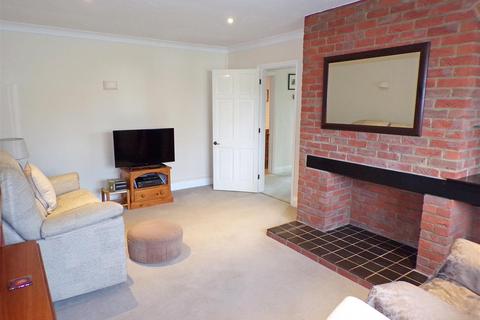 19 Anson Way, Bicester, OX26 4UH