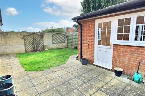 19 Anson Way, Bicester, OX26 4UH