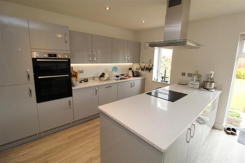 4 bedroom detached house to rent - Holland Drive, Exeter