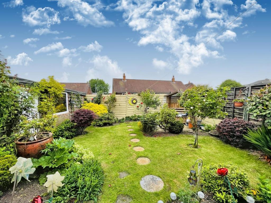 Ringway, Garforth, Leeds 2 bed semidetached bungalow for sale £240,000
