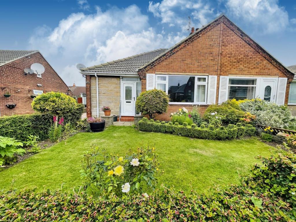 Ringway, Garforth, Leeds 2 bed semidetached bungalow £240,000