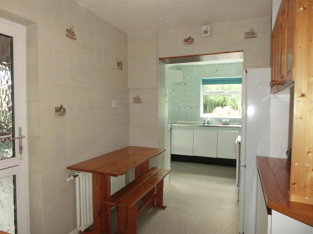 Ann Road 17 kitchen 2.jpg