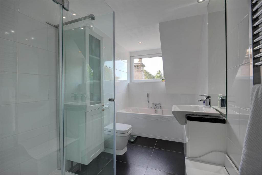 025 bathroom.jpg