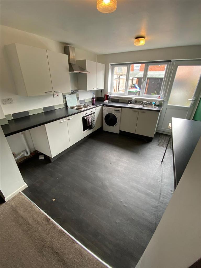 Sherwood Street, KirkbyInAshfield, Nottingham 2 bed house £675 pcm