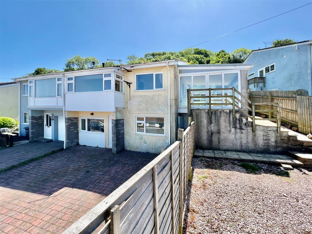 Ocean View Drive, Brixham 4 bed semidetached house £300,000