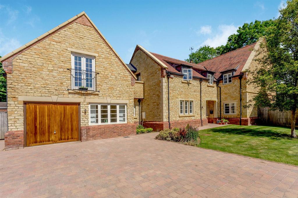 Gunning Court, Horton, Northampton 5 bed detached house £900,000