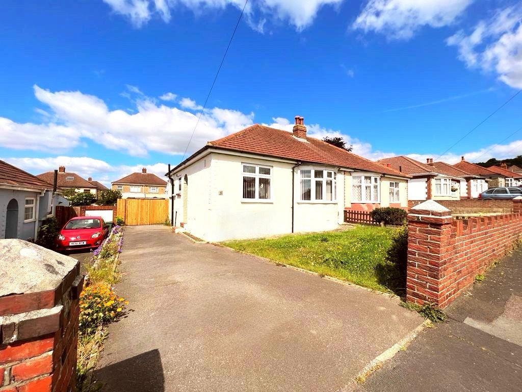 Bridges Avenue, Portchester Borders 2 bed semidetached bungalow for