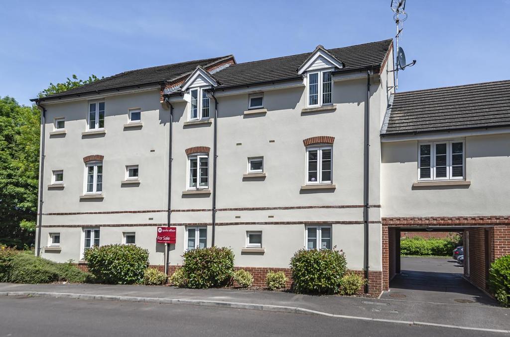 Crestwood View, Boyatt Wood, Eastleigh 2 bed flat £200,000