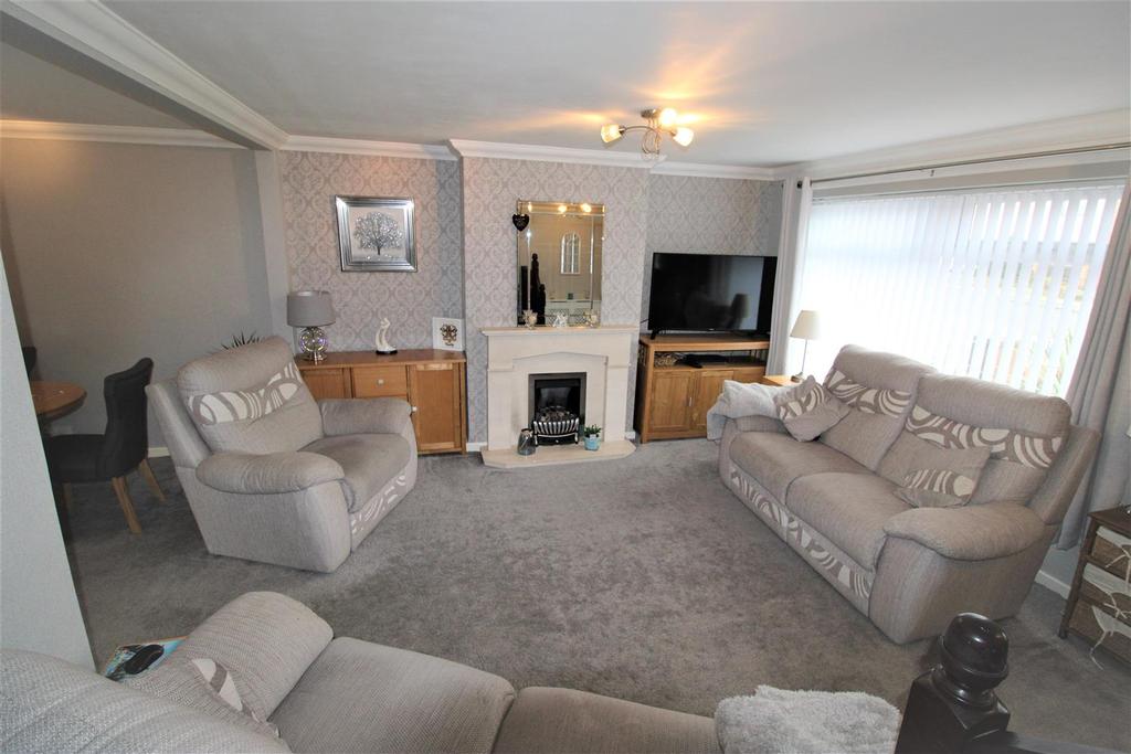 Buckfast Drive, Formby, Liverpool 3 bed semidetached house £235,000