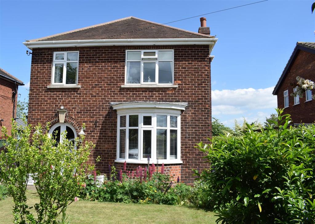 Westrum Lane, Brigg 3 bed detached house for sale £315,000