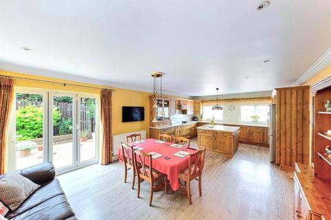 30 Augusta Avenue, Northampton, NN4 0XP