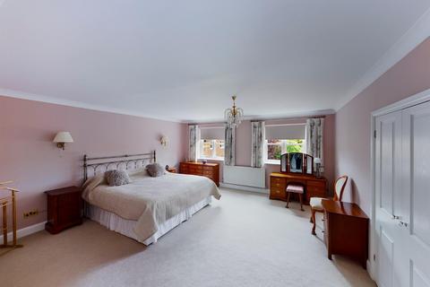 30 Augusta Avenue, Northampton, NN4 0XP