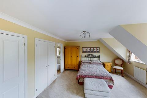 30 Augusta Avenue, Northampton, NN4 0XP