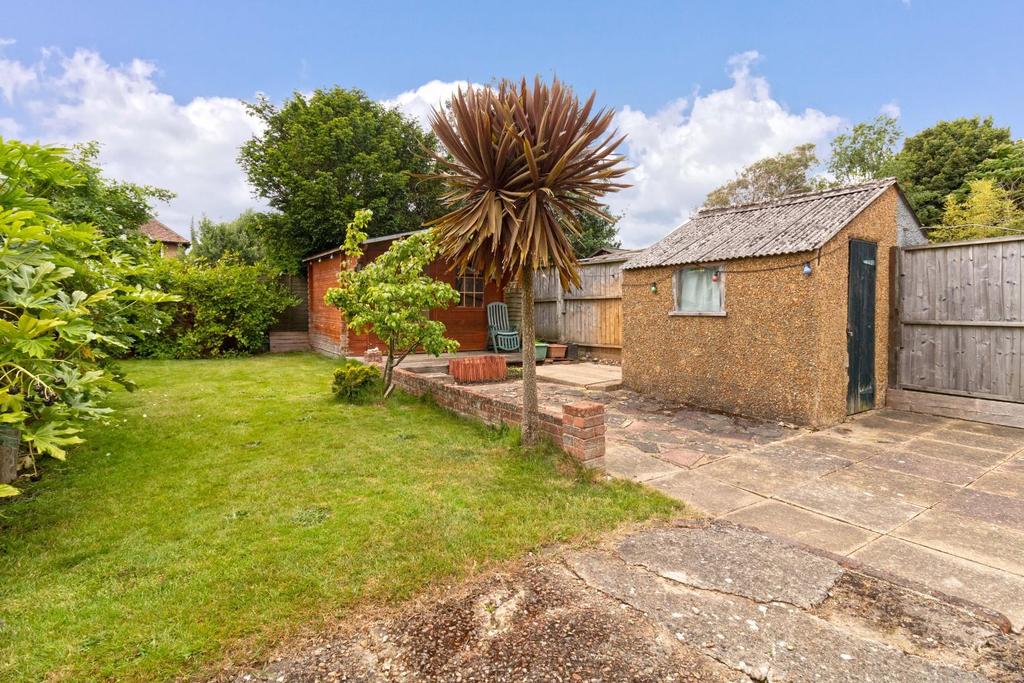Montford Close, ShorehamBySea 3 bed semidetached house for sale £