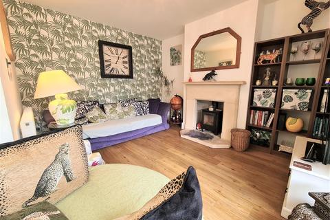 3 bedroom semi-detached house for sale - Bath Road, Chippenham