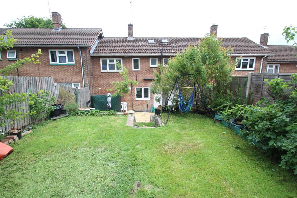 Barnacres Road, Hemel Hempstead 4 bed terraced house for sale £385,000