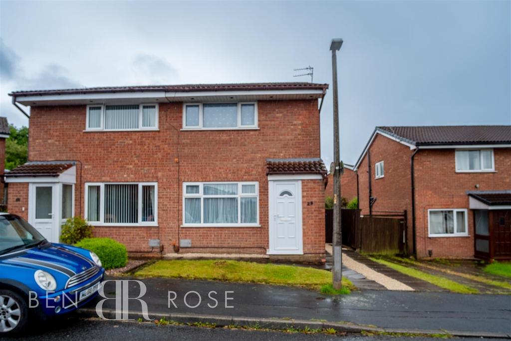 Draperfield, Chorley 2 bed semidetached house £144,995