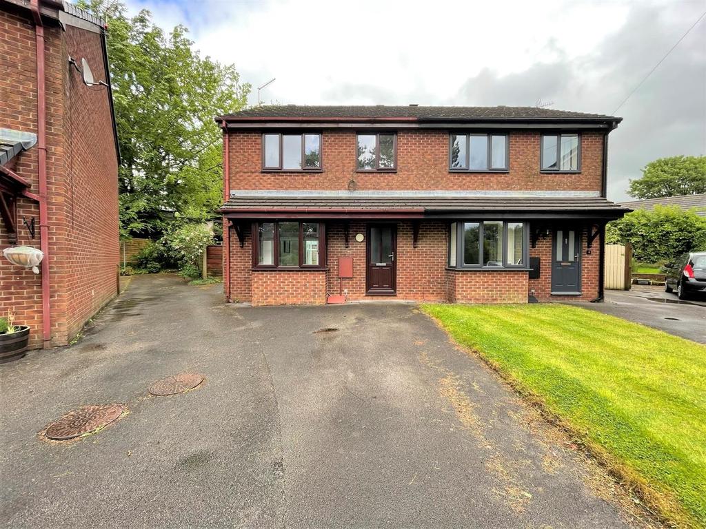 Dean Meadow, Clitheroe, Ribble Valley 3 bed semidetached house £220,000