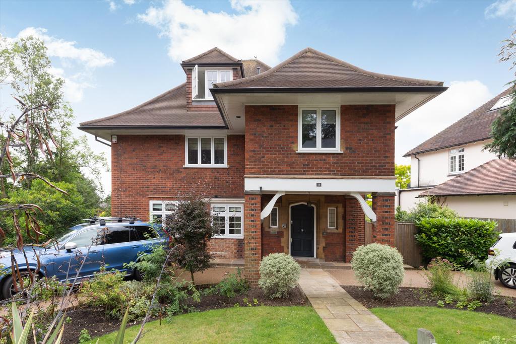 Belvedere Drive, London, SW19 5 bed detached house £3,500,000