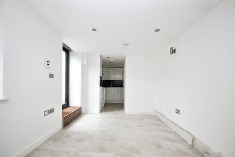 Studio to rent, Leigham Court Road, London, SW16