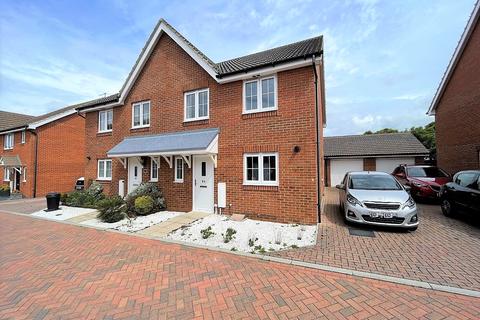 4 bedroom semi-detached house for sale - Gladys Avenue, Peacehaven BN10