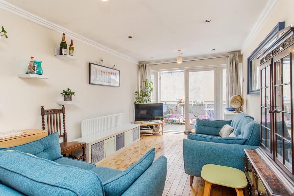 Street, E3 2 bed flat for sale £575,000