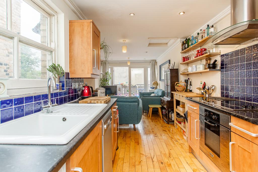 Street, E3 2 bed flat £535,000