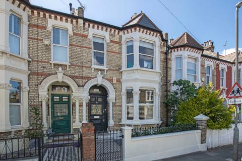 4 bedroom terraced house for sale - Chestnut Grove, London, SW12