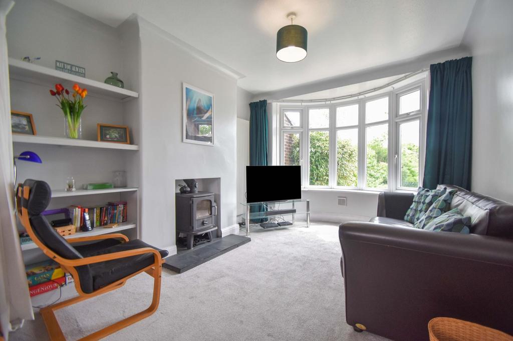 Woodhill Grove, Prestwich, M25 3 bed semidetached house £450,000