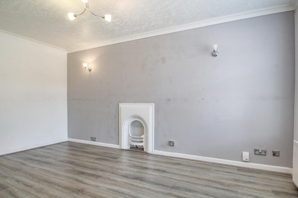 Christine Close, Tipton, DY4 3 bed detached house for sale £250,000