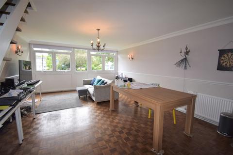 3 bedroom maisonette to rent - Tarnwood Park London SE9