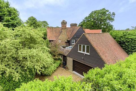 23 Ember Lane, Esher, KT10 8EA
