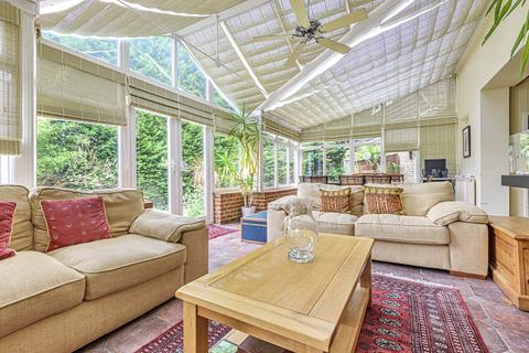 23 Ember Lane, Esher, KT10 8EA