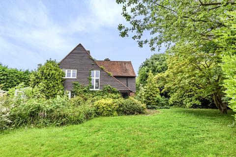 23 Ember Lane, Esher, KT10 8EA
