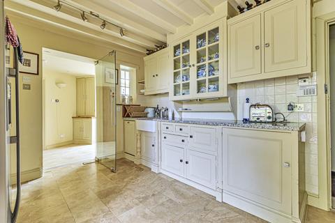 23 Ember Lane, Esher, KT10 8EA