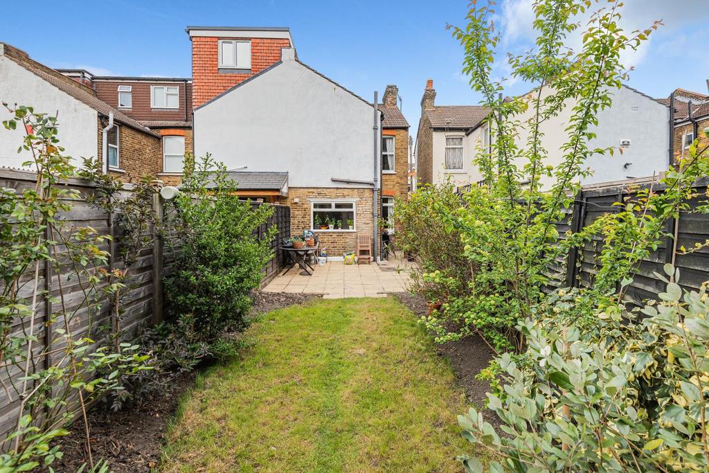 Croft Road, Bromley 2 bed end of terrace house £550,000