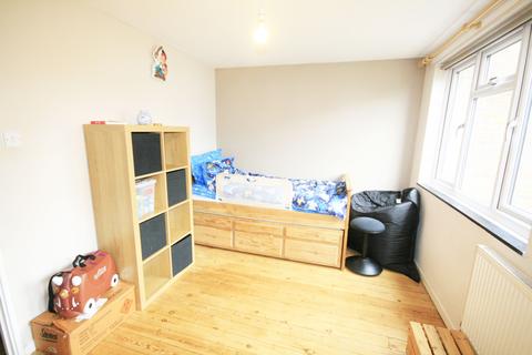 20 Foremark Close, Ilford, IG6 3EN