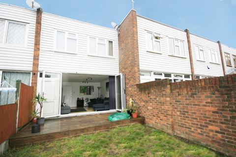 20 Foremark Close, Ilford, IG6 3EN