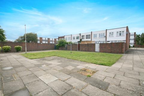 20 Foremark Close, Ilford, IG6 3EN